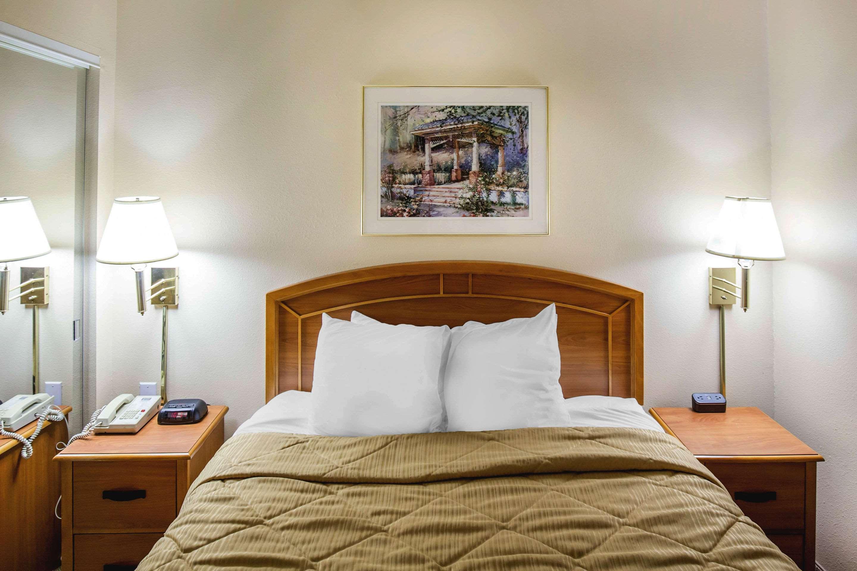Hotel Mainstay At Hwy 20